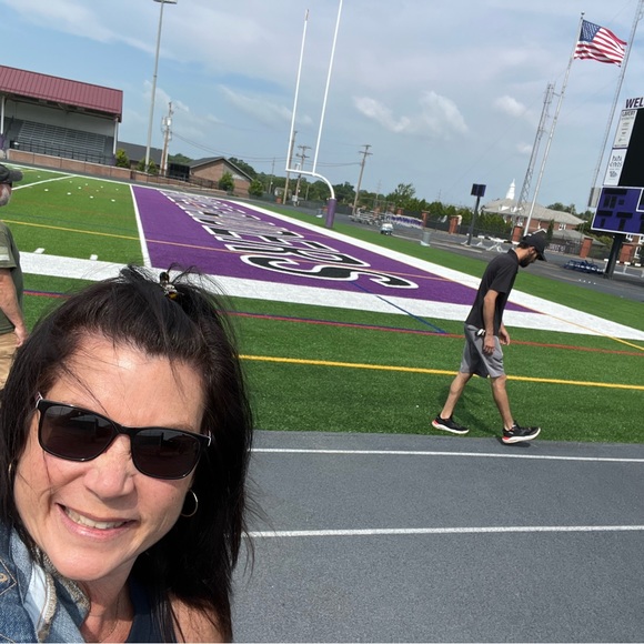 Meet your Posher, Debra - Picture 2 of 9